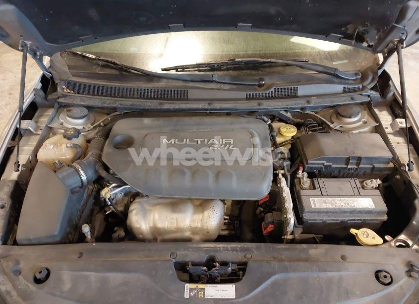 Photo 10 of 2015 Chrysler 200 LIMITED (VIN 1C3CCCAB1FN679279)