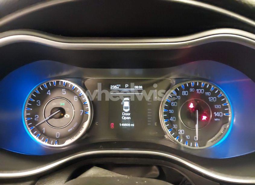 Photo 7 of 2015 Chrysler 200 LIMITED (VIN 1C3CCCAB1FN679279)