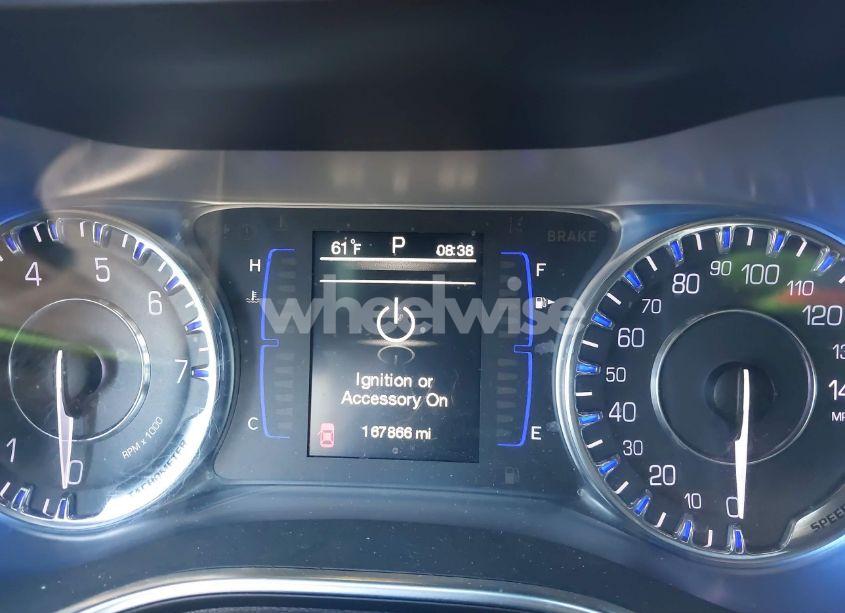 Photo 7 of 2015 Chrysler 200 LIMITED (VIN 1C3CCCAB1FN685633)