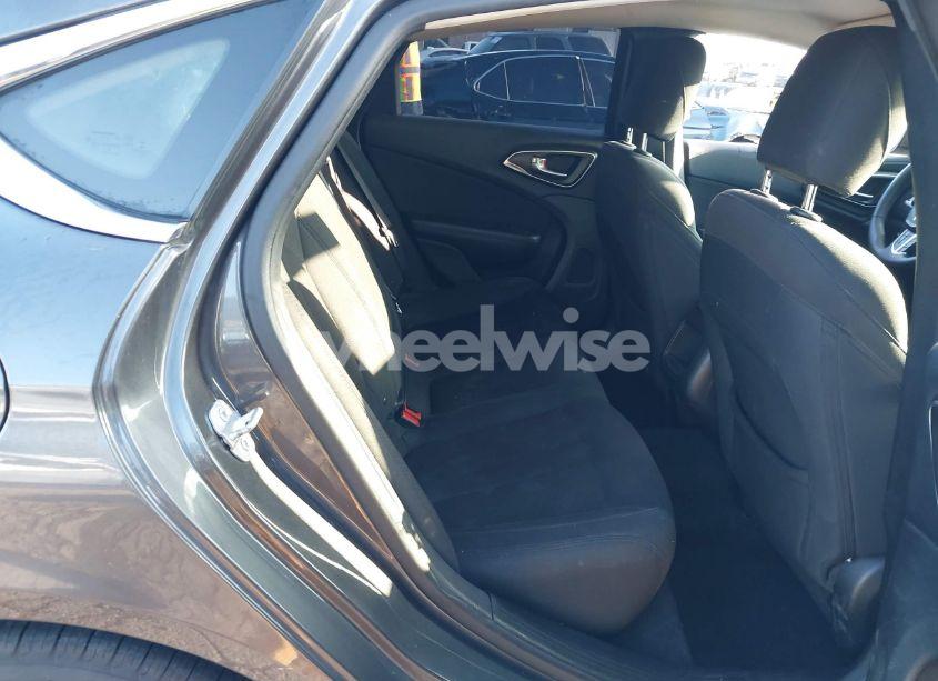 Photo 8 of 2015 Chrysler 200 LIMITED (VIN 1C3CCCAB1FN685633)