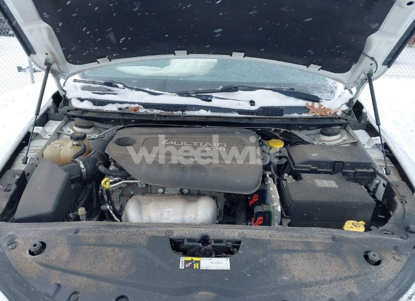 Photo 10 of 2015 Chrysler 200 LIMITED (VIN 1C3CCCAB1FN689021)