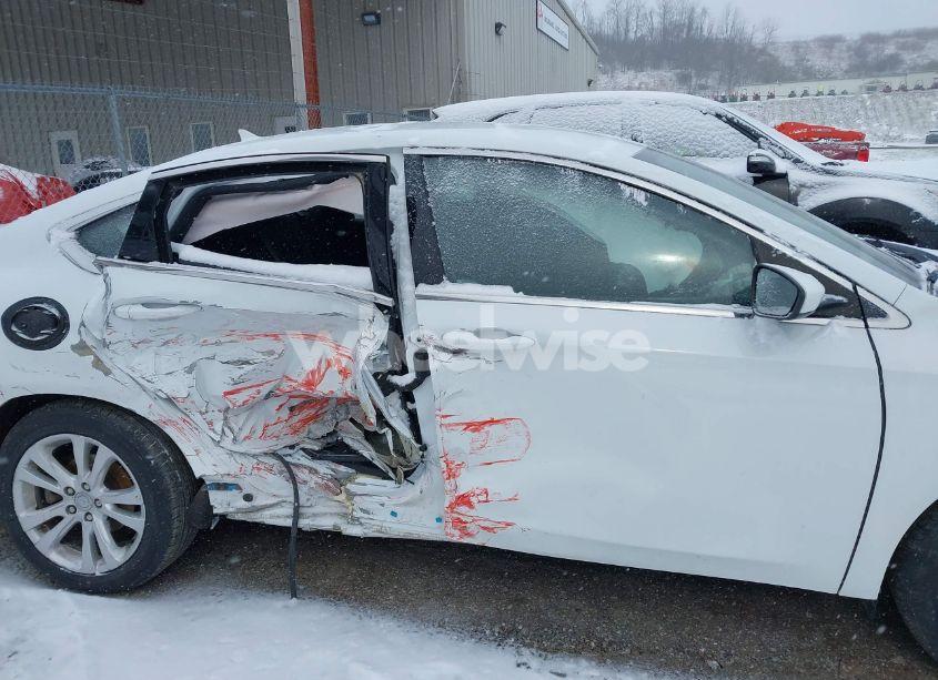 Photo 13 of 2015 Chrysler 200 LIMITED (VIN 1C3CCCAB1FN689021)