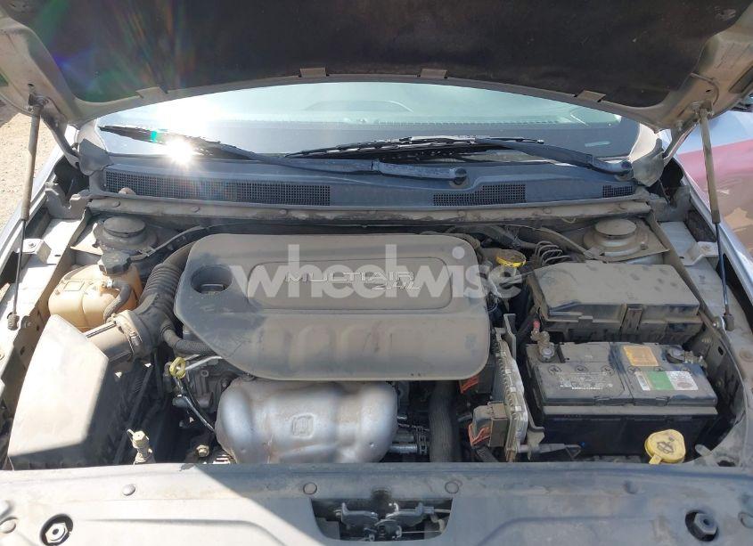 Photo 10 of 2015 Chrysler 200 LIMITED (VIN 1C3CCCAB1FN701975)