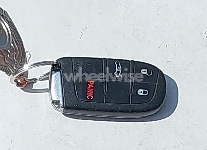 Photo 11 of 2015 Chrysler 200 LIMITED (VIN 1C3CCCAB1FN701975)