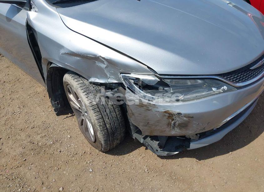 Photo 6 of 2015 Chrysler 200 LIMITED (VIN 1C3CCCAB1FN701975)