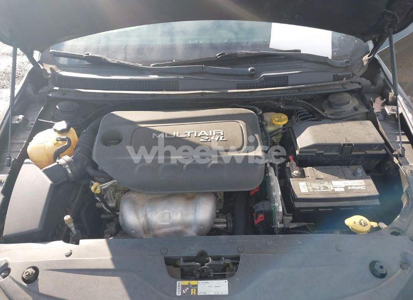 Photo 10 of 2015 Chrysler 200 LIMITED (VIN 1C3CCCAB1FN706903)