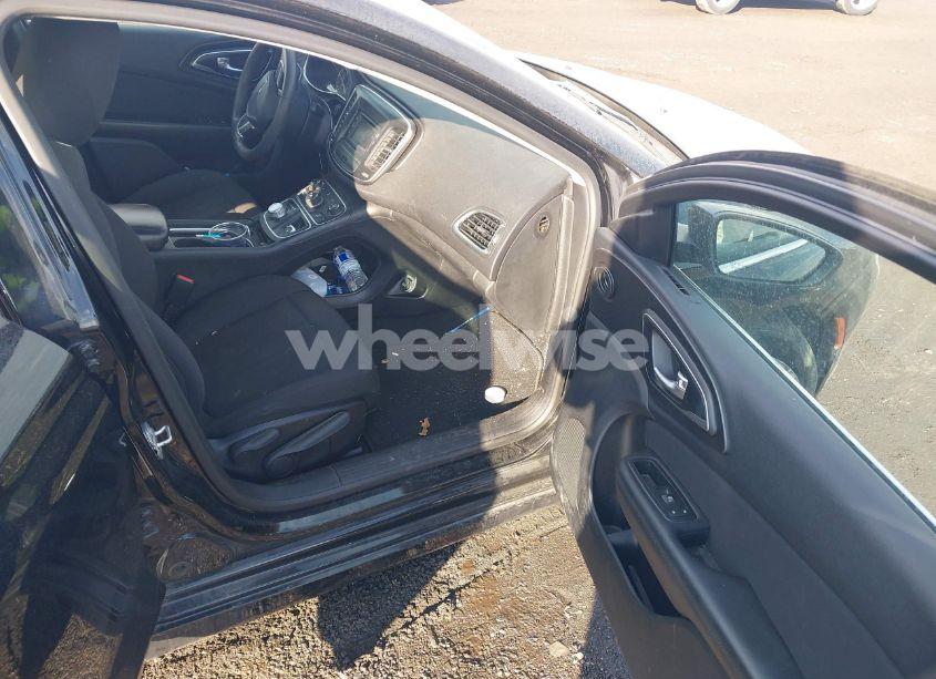 Photo 5 of 2015 Chrysler 200 LIMITED (VIN 1C3CCCAB1FN706903)