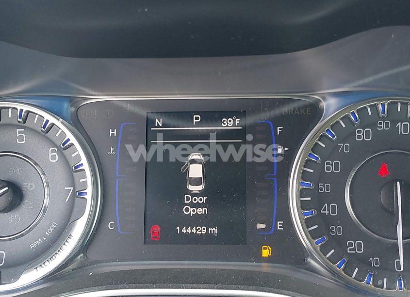 Photo 7 of 2015 Chrysler 200 LIMITED (VIN 1C3CCCAB1FN706903)