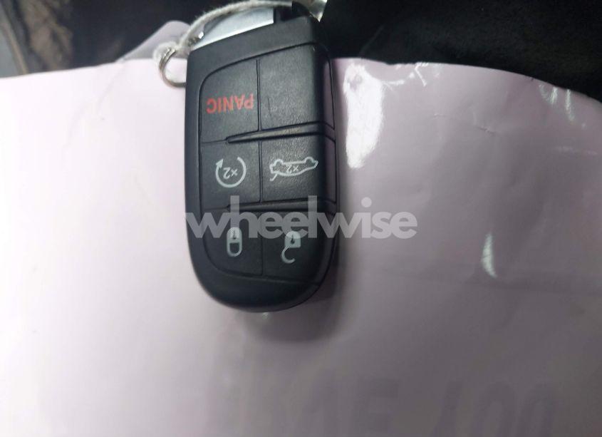 Photo 11 of 2015 Chrysler 200 LIMITED (VIN 1C3CCCAB1FN710093)