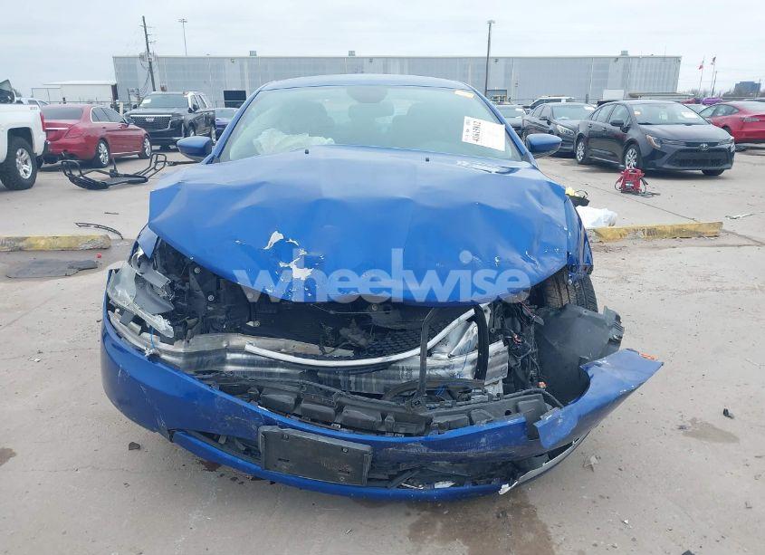 Photo 12 of 2015 Chrysler 200 LIMITED (VIN 1C3CCCAB1FN710093)