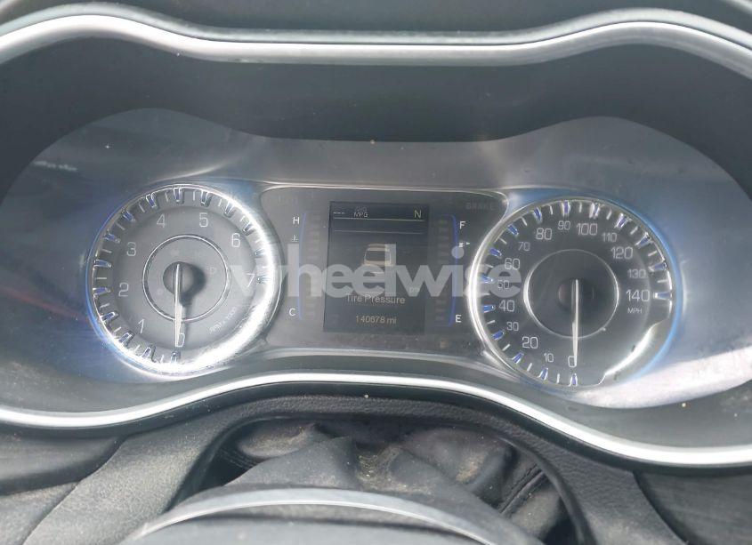 Photo 7 of 2015 Chrysler 200 LIMITED (VIN 1C3CCCAB1FN710093)