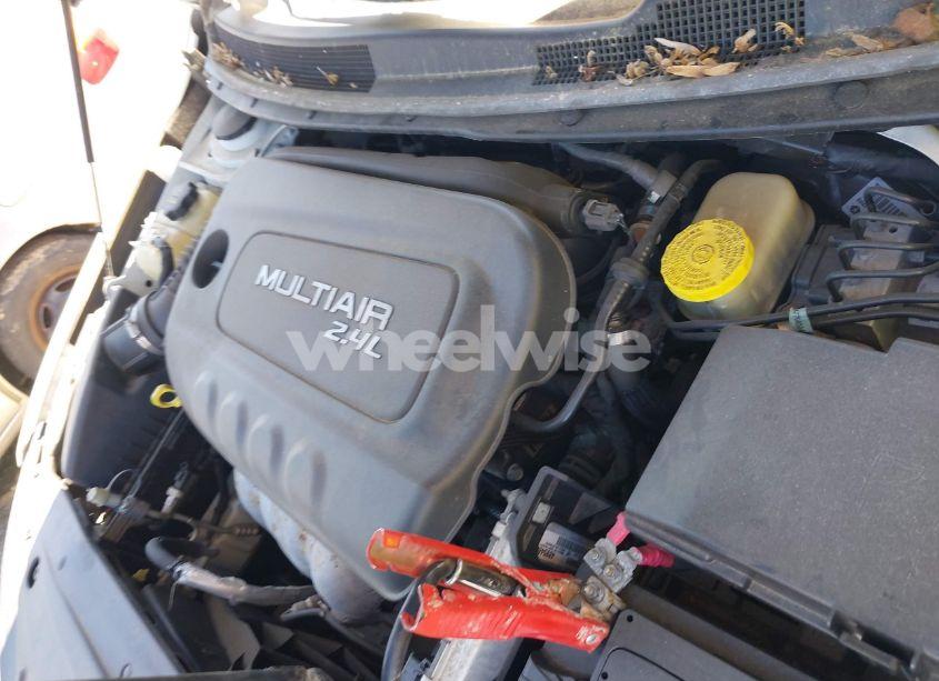 Photo 10 of 2015 Chrysler 200 LIMITED (VIN 1C3CCCAB1FN716797)