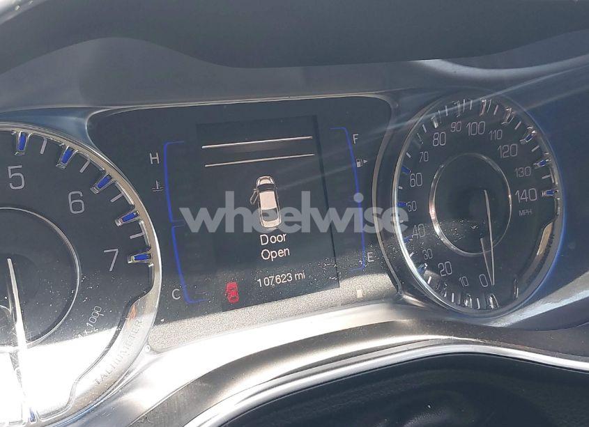 Photo 7 of 2015 Chrysler 200 LIMITED (VIN 1C3CCCAB1FN716797)