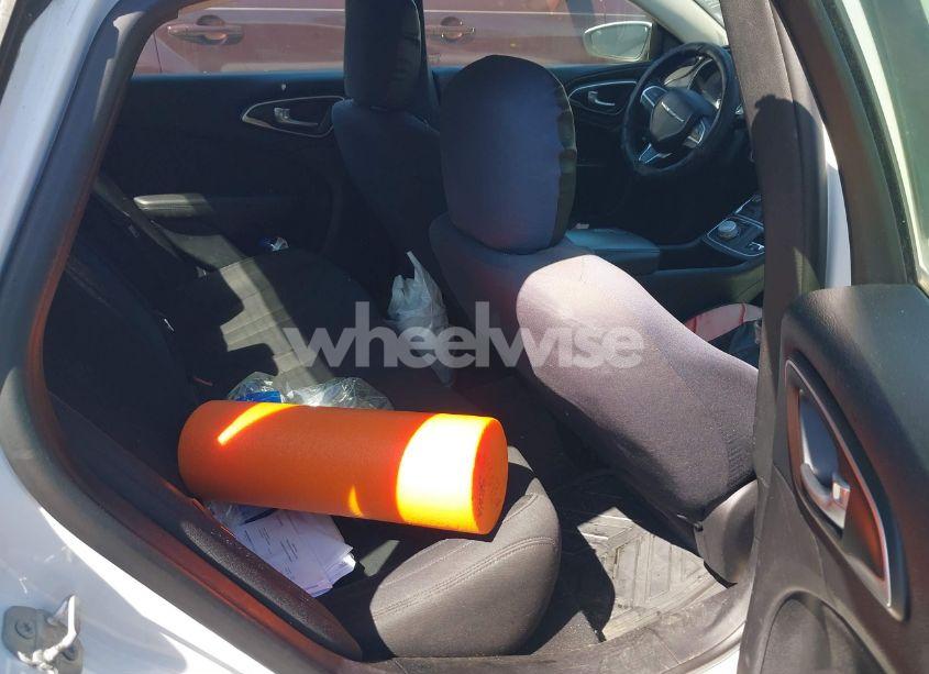 Photo 8 of 2015 Chrysler 200 LIMITED (VIN 1C3CCCAB1FN716797)