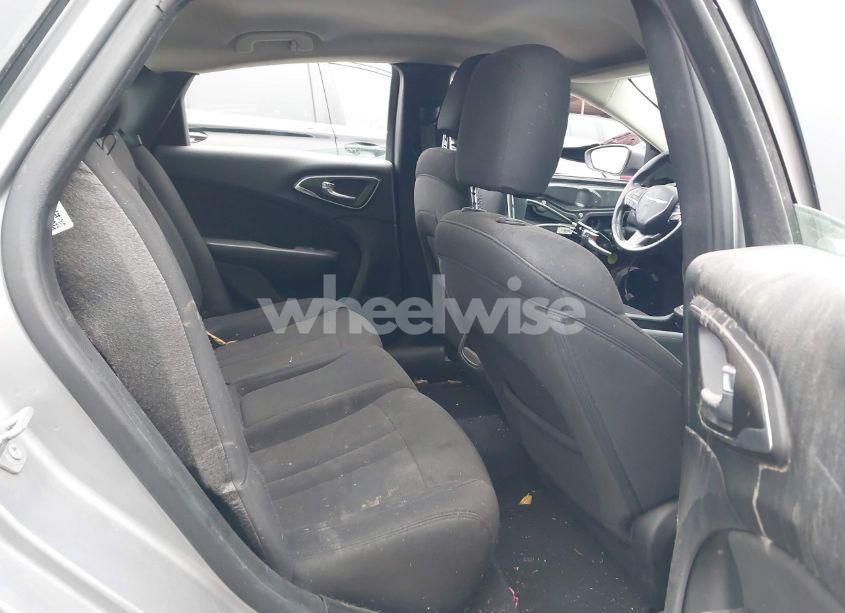 Photo 8 of 2015 Chrysler 200 LIMITED (VIN 1C3CCCAB1FN724205)