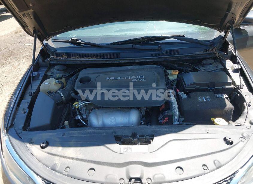 Photo 10 of 2015 Chrysler 200 LIMITED (VIN 1C3CCCAB1FN724656)