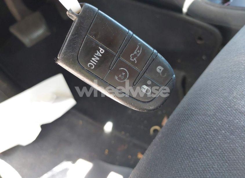 Photo 11 of 2015 Chrysler 200 LIMITED (VIN 1C3CCCAB1FN724656)