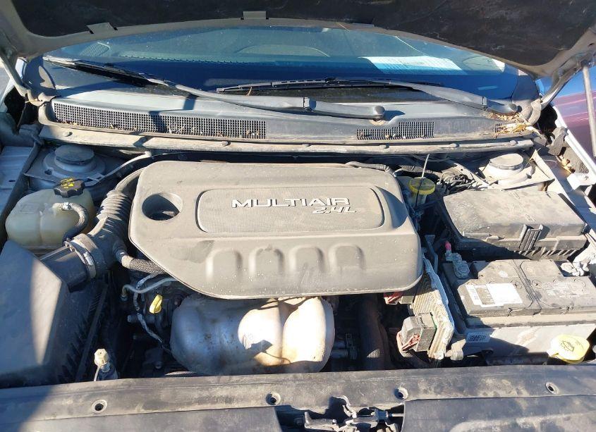 Photo 10 of 2015 Chrysler 200 LIMITED (VIN 1C3CCCAB1FN741425)