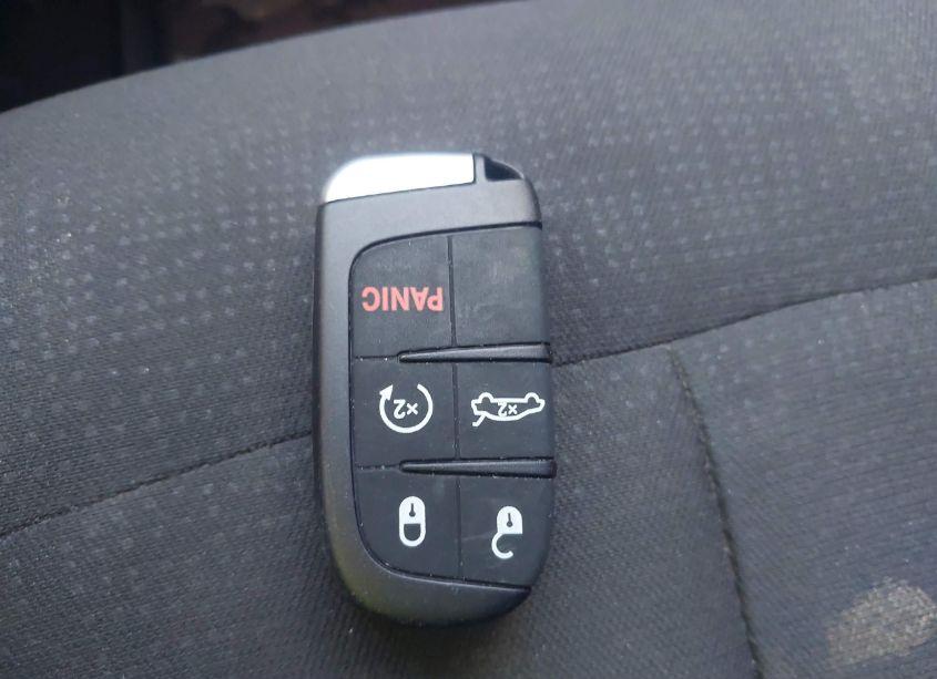 Photo 11 of 2015 Chrysler 200 LIMITED (VIN 1C3CCCAB1FN741425)