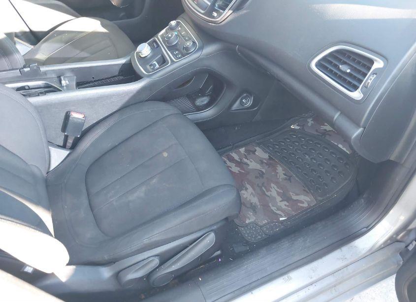 Photo 5 of 2015 Chrysler 200 LIMITED (VIN 1C3CCCAB1FN741425)