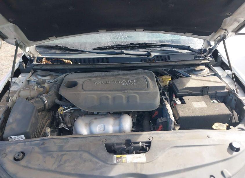 Photo 10 of 2015 Chrysler 200 LIMITED (VIN 1C3CCCAB1FN743658)