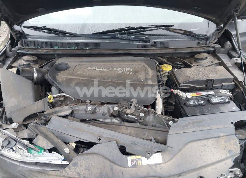 Photo 10 of 2015 Chrysler 200 LIMITED (VIN 1C3CCCAB1FN753459)