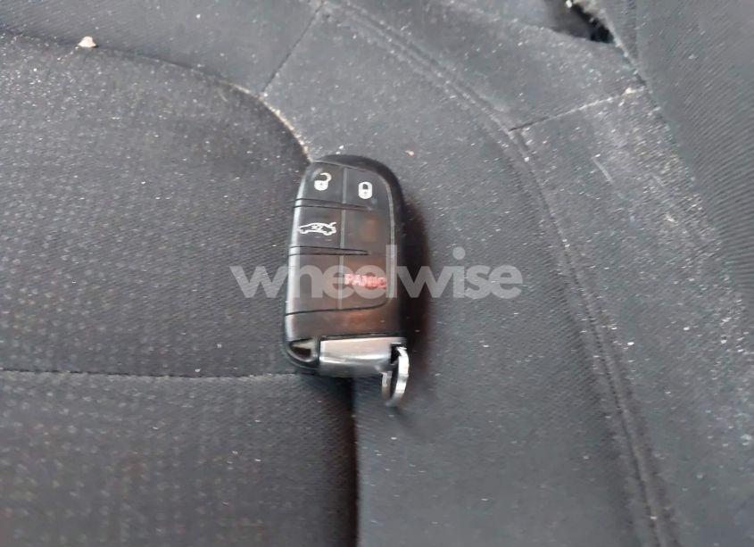 Photo 11 of 2015 Chrysler 200 LIMITED (VIN 1C3CCCAB1FN753459)