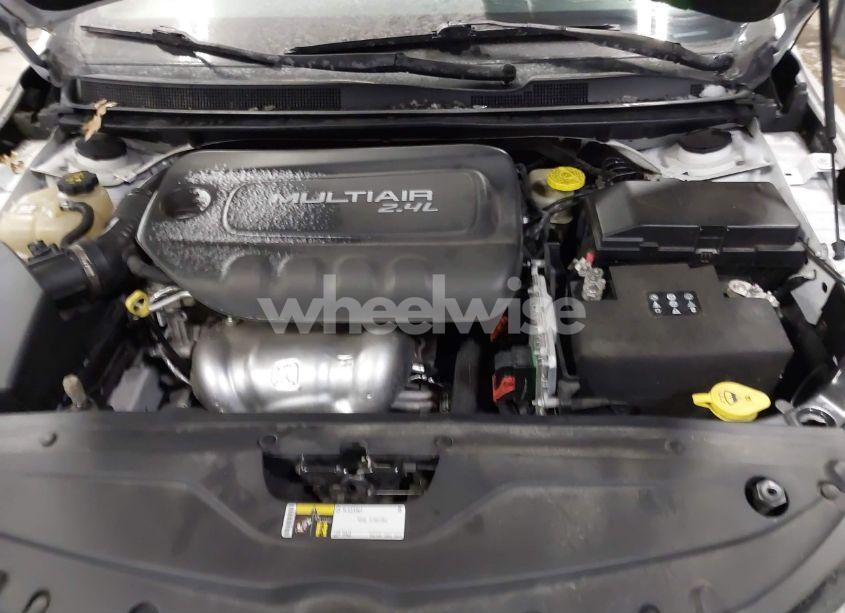 Photo 10 of 2016 Chrysler 200 LIMITED (VIN 1C3CCCAB1GN112538)