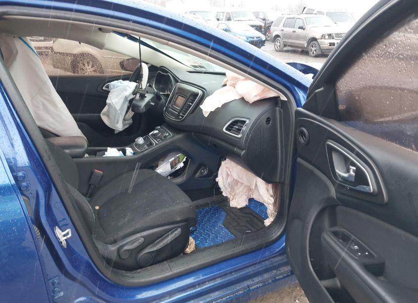 Photo 5 of 2016 Chrysler 200 LIMITED (VIN 1C3CCCAB1GN117741)