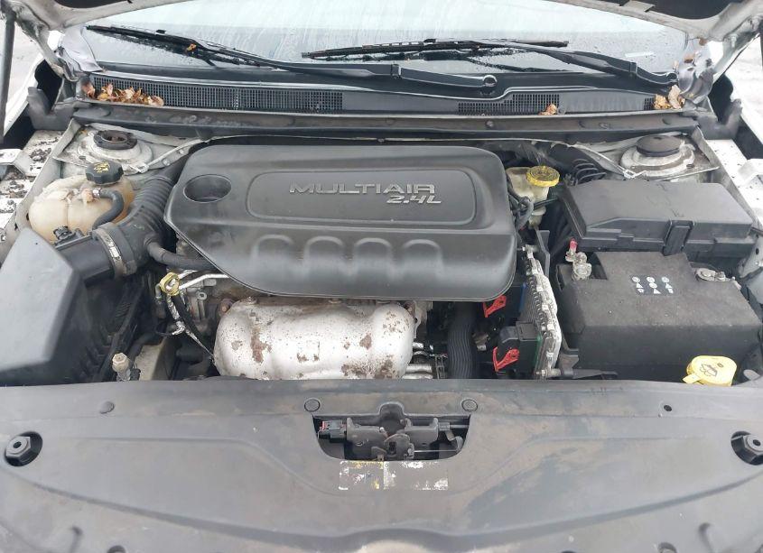 Photo 10 of 2016 Chrysler 200 LIMITED (VIN 1C3CCCAB1GN123247)