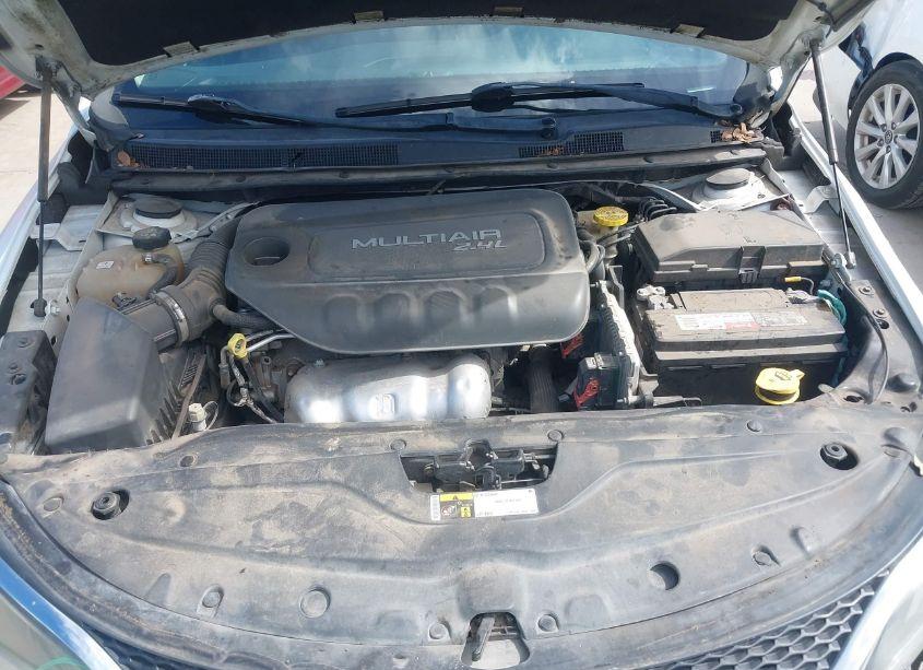 Photo 10 of 2016 Chrysler 200 LIMITED (VIN 1C3CCCAB1GN131218)