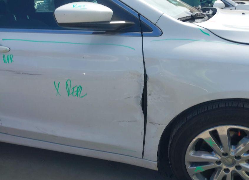 Photo 14 of 2016 Chrysler 200 LIMITED (VIN 1C3CCCAB1GN131218)