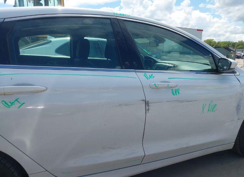 Photo 15 of 2016 Chrysler 200 LIMITED (VIN 1C3CCCAB1GN131218)