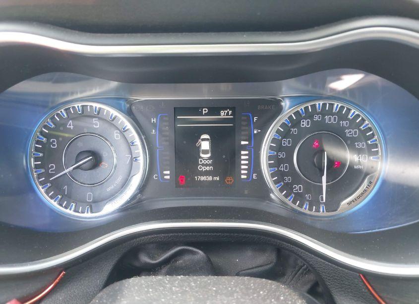 Photo 7 of 2016 Chrysler 200 LIMITED (VIN 1C3CCCAB1GN131218)