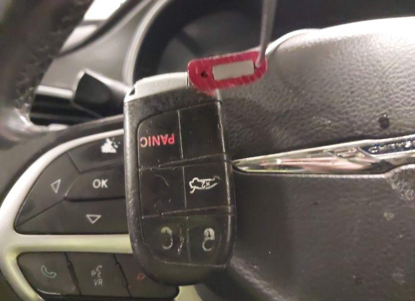 Photo 11 of 2016 Chrysler 200 LIMITED (VIN 1C3CCCAB1GN136743)