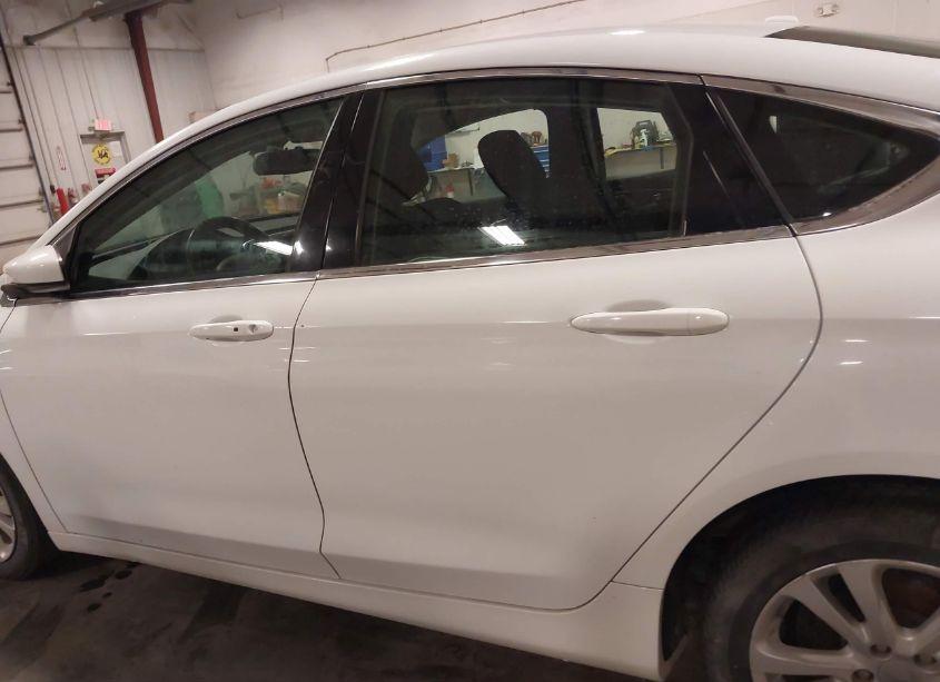 Photo 15 of 2016 Chrysler 200 LIMITED (VIN 1C3CCCAB1GN136743)