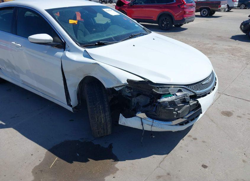 Photo 6 of 2016 Chrysler 200 LIMITED (VIN 1C3CCCAB1GN153591)