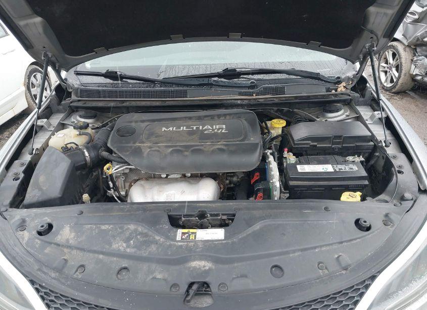 Photo 10 of 2016 Chrysler 200 LIMITED (VIN 1C3CCCAB1GN166678)