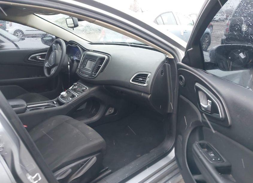 Photo 5 of 2016 Chrysler 200 LIMITED (VIN 1C3CCCAB1GN166678)