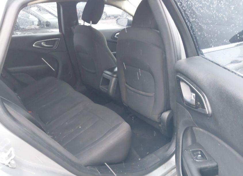 Photo 8 of 2016 Chrysler 200 LIMITED (VIN 1C3CCCAB1GN166678)