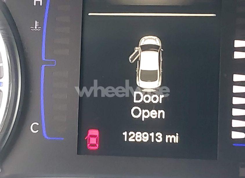 Photo 15 of 2016 Chrysler 200 LIMITED (VIN 1C3CCCAB1GN167796)