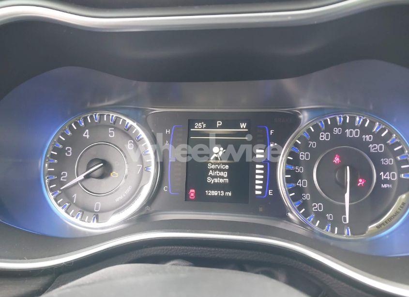 Photo 7 of 2016 Chrysler 200 LIMITED (VIN 1C3CCCAB1GN167796)