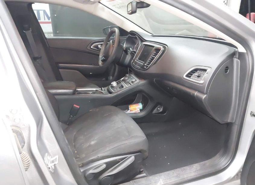 Photo 5 of 2016 Chrysler 200 LIMITED (VIN 1C3CCCAB1GN169791)