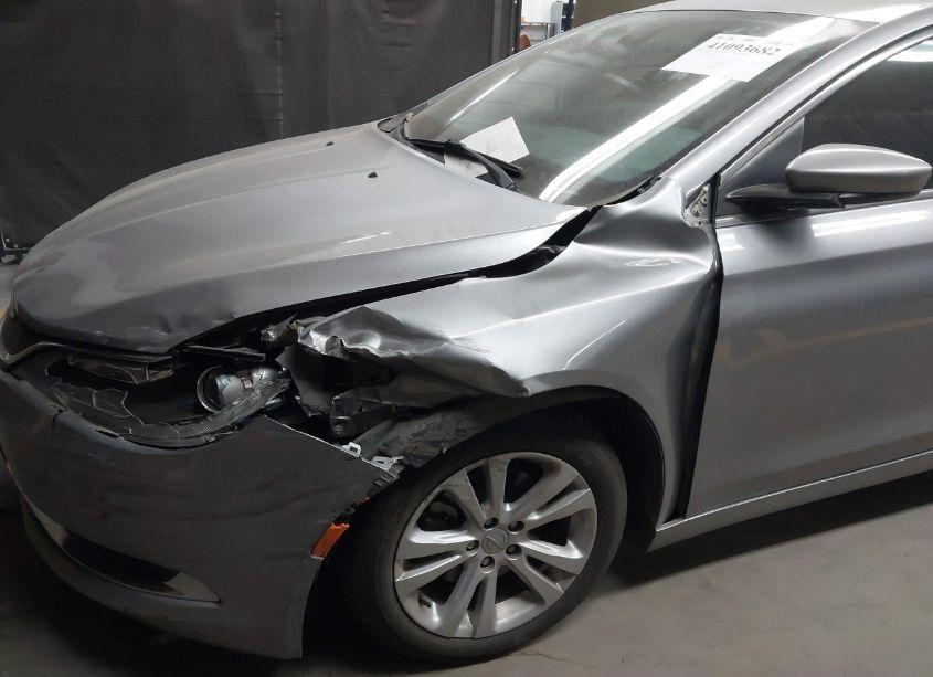 Photo 6 of 2016 Chrysler 200 LIMITED (VIN 1C3CCCAB1GN169791)