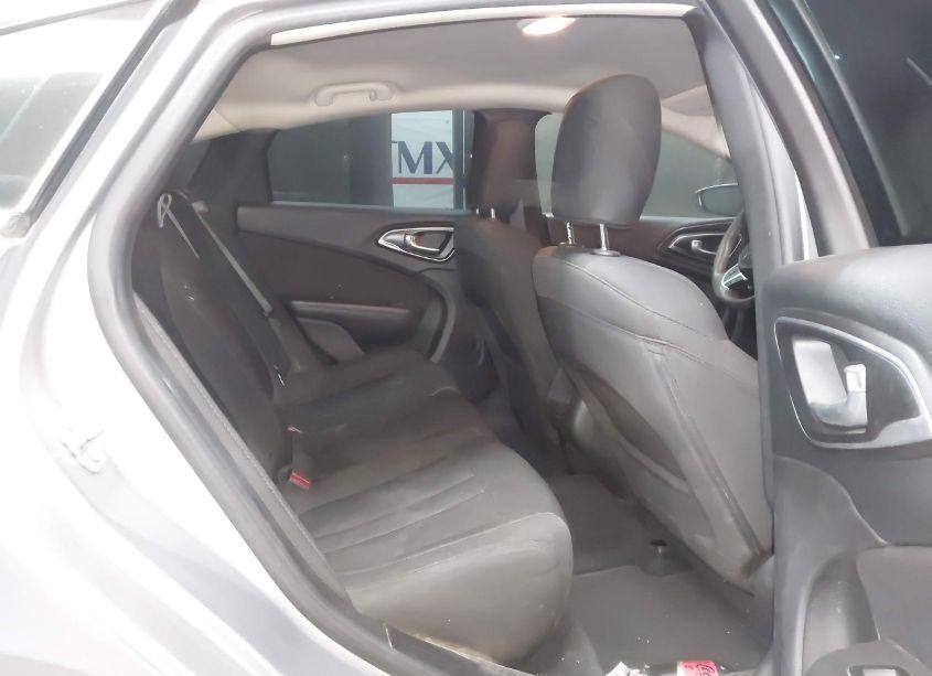 Photo 8 of 2016 Chrysler 200 LIMITED (VIN 1C3CCCAB1GN169791)