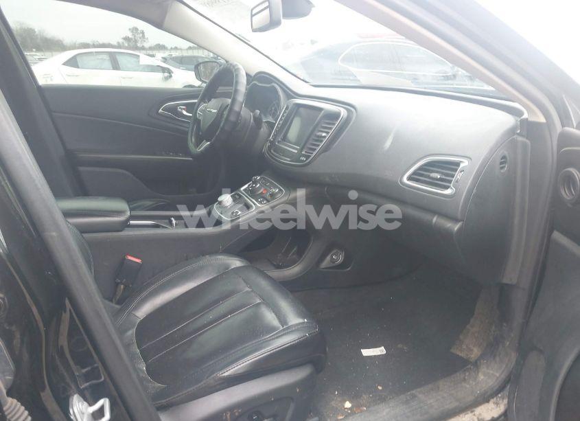 Photo 5 of 2016 Chrysler 200 LIMITED PLATINUM (VIN 1C3CCCAB1GN189572)