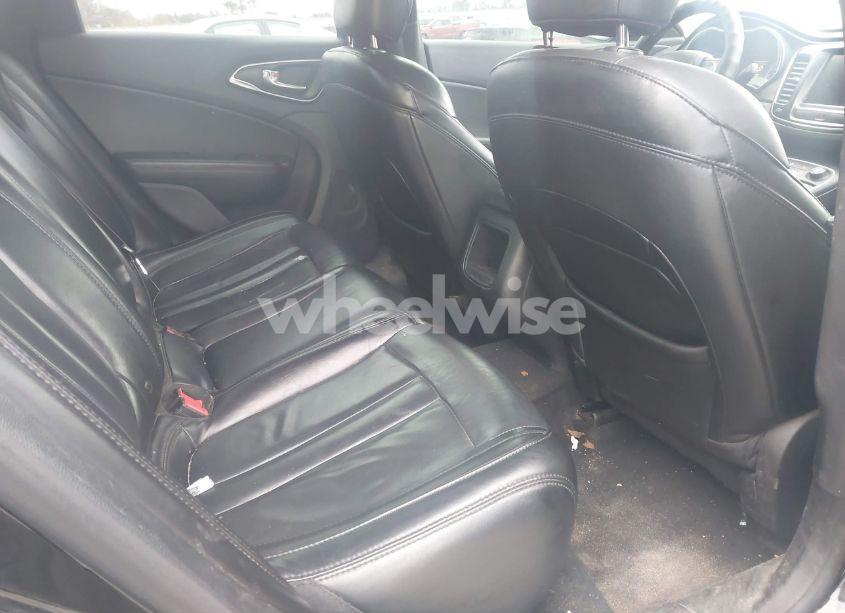 Photo 8 of 2016 Chrysler 200 LIMITED PLATINUM (VIN 1C3CCCAB1GN189572)