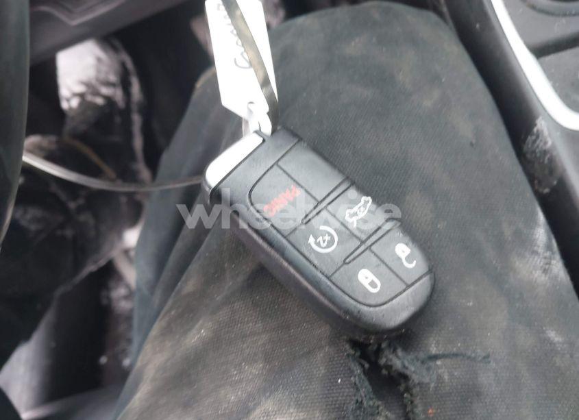 Photo 11 of 2016 Chrysler 200 LIMITED PLATINUM (VIN 1C3CCCAB1GN190351)