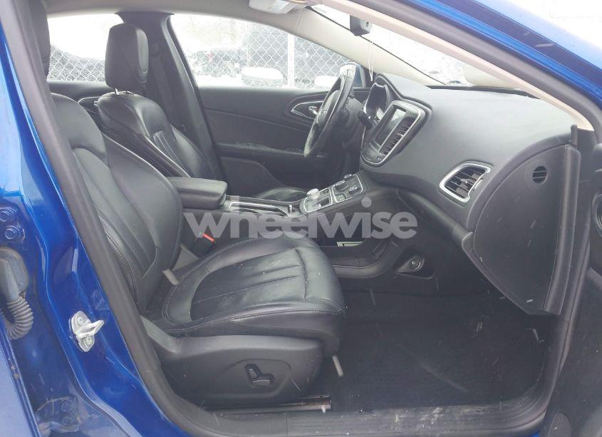 Photo 5 of 2016 Chrysler 200 LIMITED PLATINUM (VIN 1C3CCCAB1GN190351)