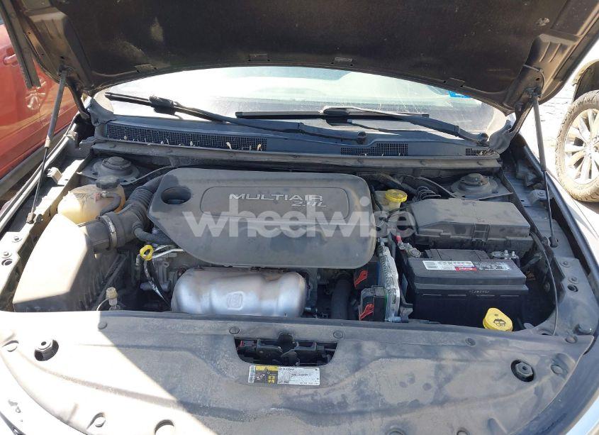 Photo 10 of 2015 Chrysler 200 LIMITED (VIN 1C3CCCAB2FN505270)